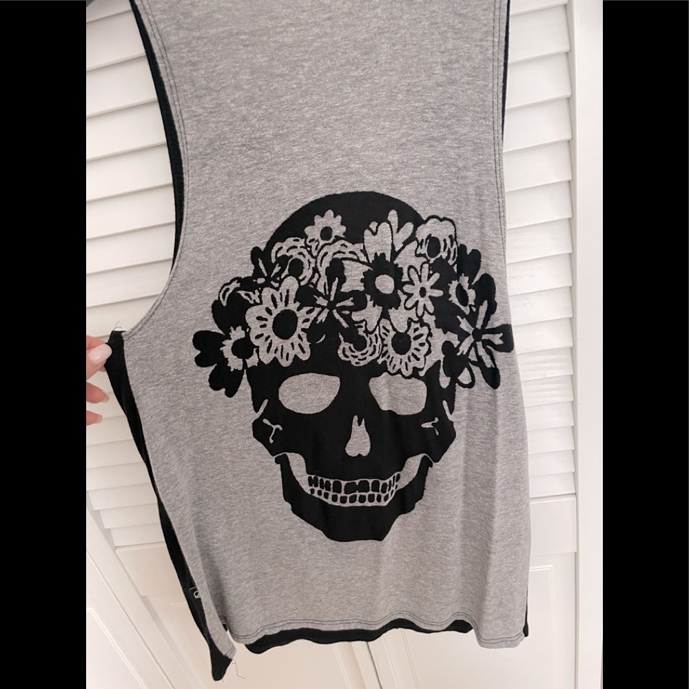 Tank top with skull detail